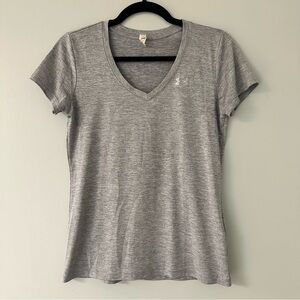Under armour heat gear v neck shirt size XS